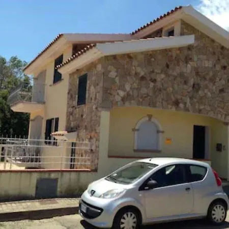 Con Giardino E Posto Auto דירה פוסאדה