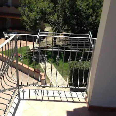 Con Giardino E Posto Auto דירה פוסאדה