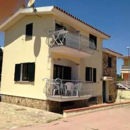 Con Giardino E Posto Auto Apartment